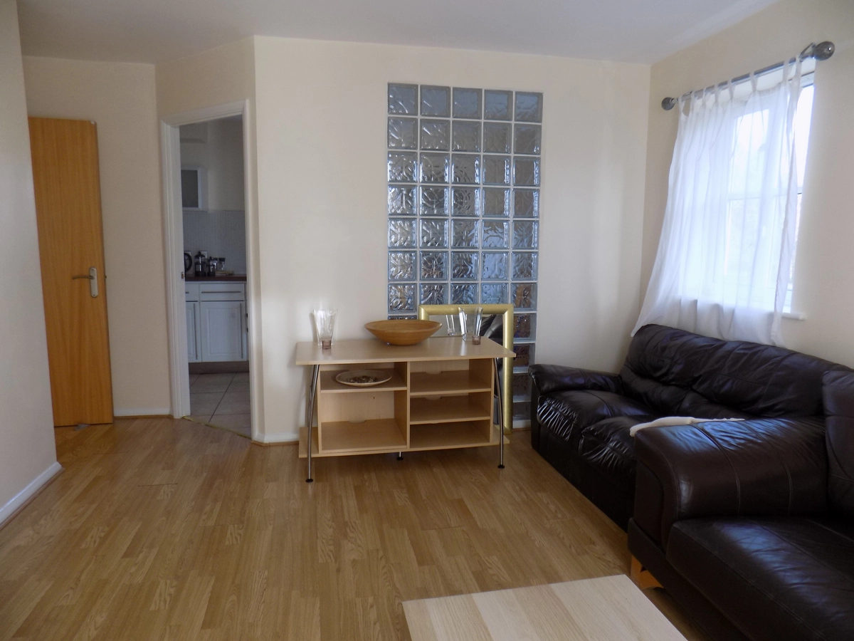 End of tenancy cleaning project in Crawley